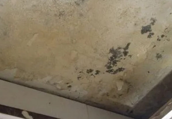 本溪市阳台漏水维修公司分享下本溪市卫生间渗水维修需要注意哪些问题。